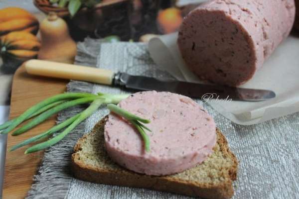 Извлекаем из форм, нарезаем и кушаем, кто как любит, с лучком, хлебушком, хреном и т.д.
