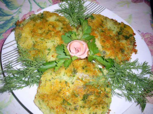 Подаем к столу сразу же. Горячие лепешки - самые вкусные. Приятного вам аппетита!