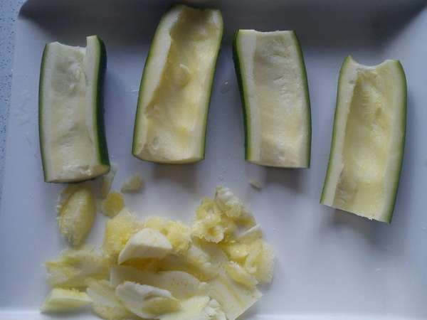 Вычистить ложкой мягкую часть Вычистить ложкой мягкую часть