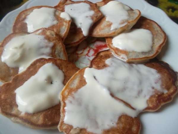 Подавать по вкусу, со сметаной, вареньем или сиропом. А можно сразу в разных вариациях))
Приятного аппетита:-)) Подавать по вкусу, со сметаной, вареньем или сиропом. А можно сразу в разных вариациях))
Приятного аппетита:-))