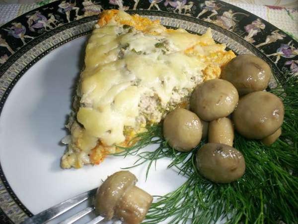 Запеканка очень вкусная и в теплом и в холодном виде. Лично мне она больше пришлась по вкусу именно холодной. Пока она теплая, то плохо держит форму и может разваливаться. Порезать ее на аккуратные кусочки получится только после того, как запеканка полностью остынет. Но на вкус это нисколечко не влияет))) Приятного аппетита! Запеканка очень вкусная и в теплом и в холодном виде. Лично мне она больше пришлась по вкусу именно холодной. Пока она теплая, то плохо держит форму и может разваливаться. Порезать ее на аккуратные кусочки получится только после того, как запеканка полностью остынет. Но на вкус это нисколечко не влияет))) Приятного аппетита!