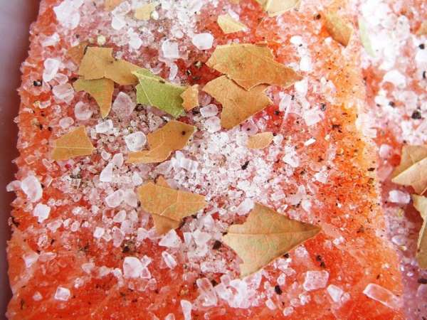 И лавровым листом (покрошить кусочками) И лавровым листом (покрошить кусочками)