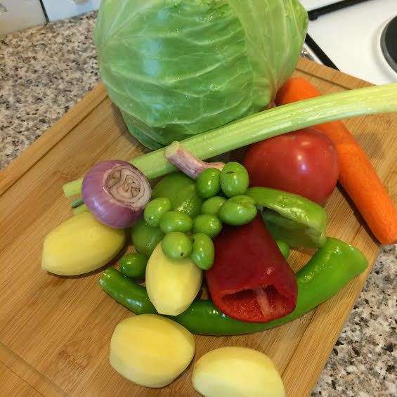 У нас весна! +25 градусов)) Уже появились молодые овощи....ммм вкусняшка! У нас весна! +25 градусов)) Уже появились молодые овощи....ммм вкусняшка!