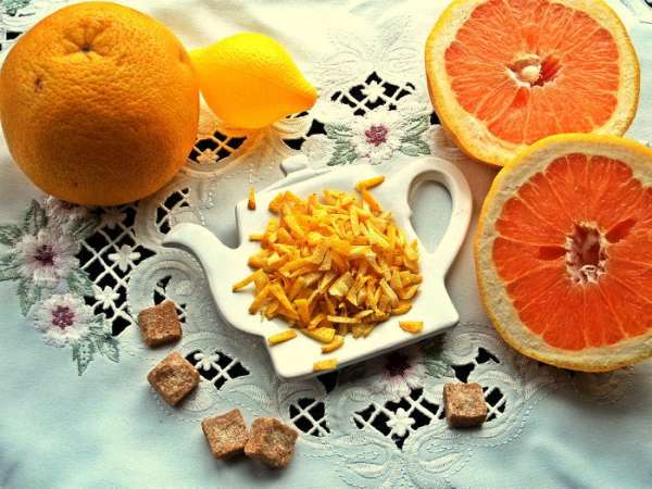 Конечно,можно перемолоть 'сырую' цедру с сахаром,скажете Вы,но нам ведь важно,чтобы добавлять её во все блюда,в том числе и в не сладкие :) Конечно,можно перемолоть 'сырую' цедру с сахаром,скажете Вы,но нам ведь важно,чтобы добавлять её во все блюда,в том числе и в не сладкие :)