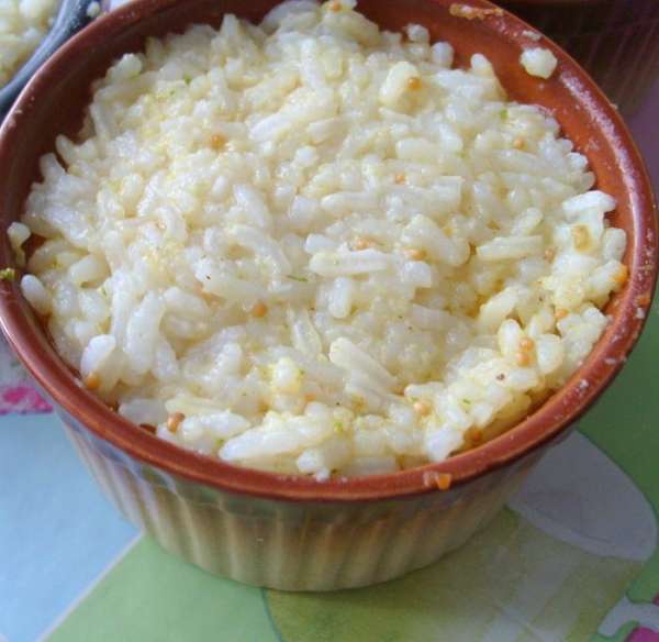 И выложить ровным слоем на мясную начинку.