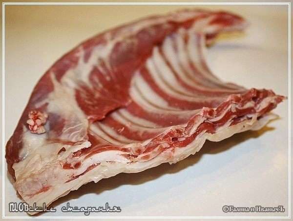 И рёбрышки. 