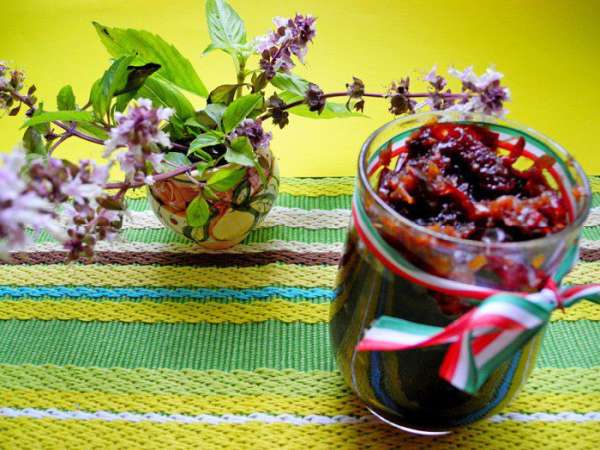 Я очень люблю подобные закуски. Острый сладковатый конфитюр прекрасно подходит к любому мясу, отлично сочетается с сыром. Buon appetito! Я очень люблю подобные закуски. Острый сладковатый конфитюр прекрасно подходит к любому мясу, отлично сочетается с сыром. Buon appetito!