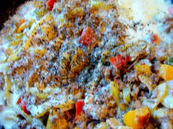 Перемешать, может добавить соль по вкусу. Приправить тимьяном, который вполне можно заменить на любую вашу любимую травку.
Протушить под крышкой все минут 5. Перемешать, может добавить соль по вкусу. Приправить тимьяном, который вполне можно заменить на любую вашу любимую травку.
Протушить под крышкой все минут 5.