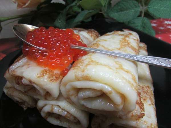 Холодные блины можно порезать как лапшу и есть с молоком, горячие с маслом, а можно и с икрой.
Очень вкусно!
Приятного аппетита! Холодные блины можно порезать как лапшу и есть с молоком, горячие с маслом, а можно и с икрой.
Очень вкусно!
Приятного аппетита!