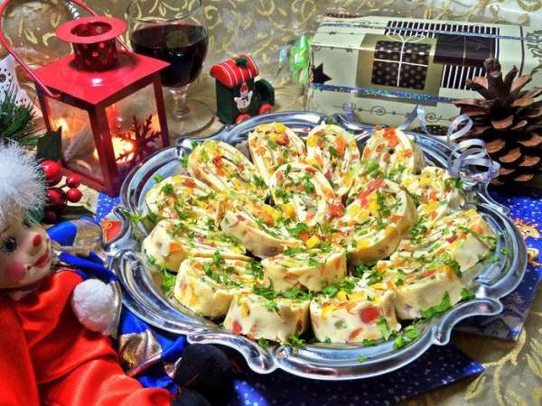 Ваши гости, да и семья оценят эффектный и вкусный рулетик! Ваши гости, да и семья оценят эффектный и вкусный рулетик!