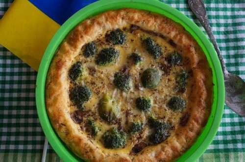 Вынимаем из духовки и подаем горячей к столу. Очень вкусно со сметаной. Предлагаю попробовать всем! Вынимаем из духовки и подаем горячей к столу. Очень вкусно со сметаной. Предлагаю попробовать всем!