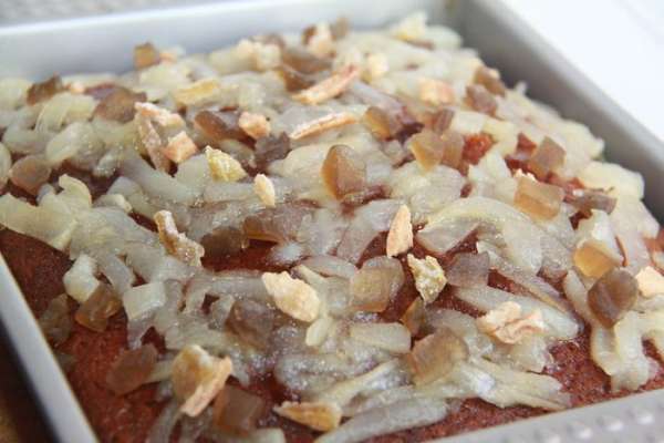 Прянику дать остыть, покрыть сиропом вместе с кусочками груши, посыпать цукатами (у меня из дыни и баклажанов. Рецепты см. здесь: http://www.edimdoma.ru/retsepty/57399-dynnye-tsukaty и здесь:
http://www.edimdoma.ru/retsepty/57577-konfety-iz-baklazhanov) Прянику дать остыть, покрыть сиропом вместе с кусочками груши, посыпать цукатами (у меня из дыни и баклажанов. Рецепты см. здесь: http://www.edimdoma.ru/retsepty/57399-dynnye-tsukaty и здесь:
http://www.edimdoma.ru/retsepty/57577-konfety-iz-baklazhanov)
