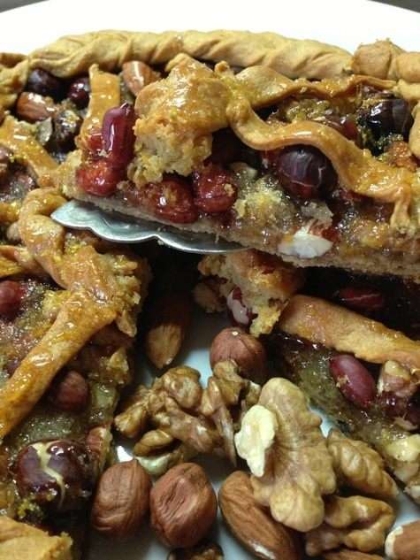 Пирог просто обалденный!! Вкусное песочное тесто, мягкая 'козиначная', немного тягучая начинка с лимонной ноткой, которая очень и очень к месту.
Теста получается мало, а начинки много!!!! Просто вкуснятина!!
Угощайтесь!! Пирог просто обалденный!! Вкусное песочное тесто, мягкая 'козиначная', немного тягучая начинка с лимонной ноткой, которая очень и очень к месту.
Теста получается мало, а начинки много!!!! Просто вкуснятина!!
Угощайтесь!!
