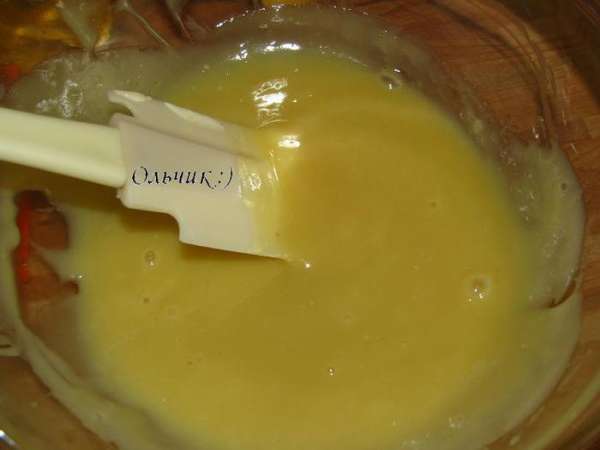Масса станет гладкой и шелковистой.