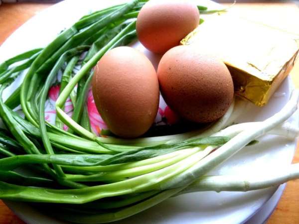 Продукты для начинки... Яйца отварить.