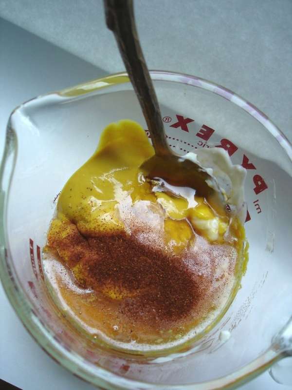 Варианты с тонкой прослойкой мяса на многочисленных костях подходят, все-таки, для супа, а не для шашлыка – для последнего лучше выбирать грудинку на кости с небольшим количеством сала. Смешиваем все ингредиенты для маринада. Отправляем ребра в маринад и оставляем 30 минут при комнатной температуре. Затем убираем в холодильник на 4-6 часов. Варианты с тонкой прослойкой мяса на многочисленных костях подходят, все-таки, для супа, а не для шашлыка – для последнего лучше выбирать грудинку на кости с небольшим количеством сала. Смешиваем все ингредиенты для маринада. Отправляем ребра в маринад и оставляем 30 минут при комнатной температуре. Затем убираем в холодильник на 4-6 часов.