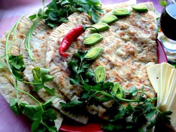 Украшаем зеленью. Украшаем зеленью.