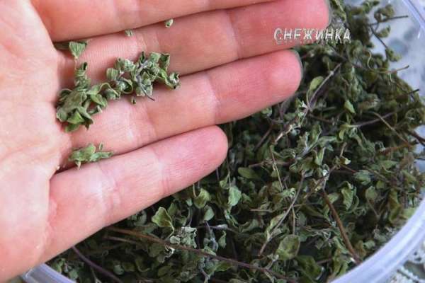 молотый чёрный перец, соль и травки по вкусу. У меня это майоран. Можно также добавить тимьян. Всё перемешать и потушить ещё 8-10 минут. молотый чёрный перец, соль и травки по вкусу. У меня это майоран. Можно также добавить тимьян. Всё перемешать и потушить ещё 8-10 минут.