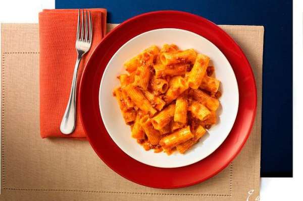 Отварить тортильони Barilla до готовности. Слить воду. Добавить пасту к соусу, перемешать. Готовое блюдо посыпать натертым пармезаном. Отварить тортильони Barilla до готовности. Слить воду. Добавить пасту к соусу, перемешать. Готовое блюдо посыпать натертым пармезаном.