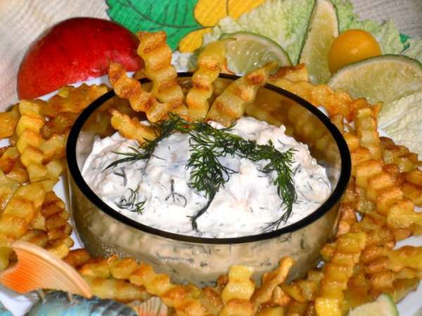 Из такой крупной картофелины получается порция картошки фри (она сильно ужаривается!). Подаём к селёдочке и садимся ужинать))) Из такой крупной картофелины получается порция картошки фри (она сильно ужаривается!). Подаём к селёдочке и садимся ужинать)))