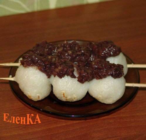 Второй вариант соуса - паста АНКО. Рецепт - тут http://www.edimdoma.ru/retsepty/46620-yaponskaya-sladkaya-nachinka-anko-bobovaya-pasta Второй вариант соуса - паста АНКО. Рецепт - тут http://www.edimdoma.ru/retsepty/46620-yaponskaya-sladkaya-nachinka-anko-bobovaya-pasta