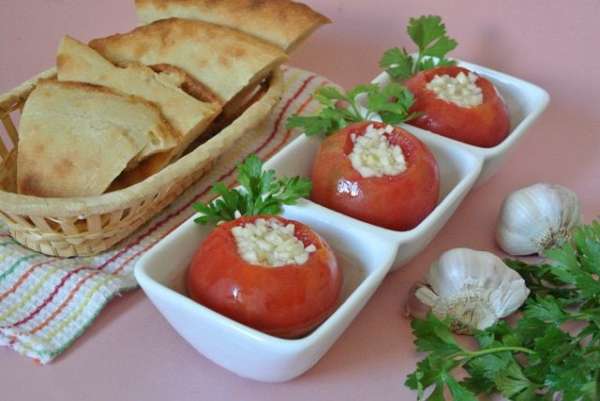 Через день помидоры с острым вкусом готовы!