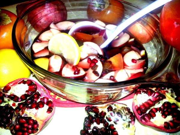Подавать охлаждённым прямо с фруктами...Они очень вкусные,поверьте!!!
