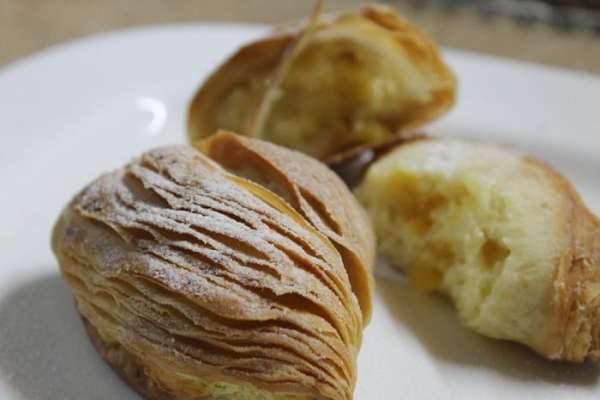 Приятного аппетита! Это стоит приготовить. Нежное, тончайшее тесто, вкусная начинка, и вы ощутите  вкус Италии!