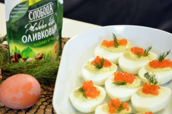 Сверху украсить красной икрой и веточкой укропа. Подавать!