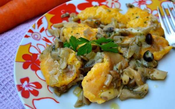 Блюдо получилось достаточно необычное, новое для нас... Но ОЧЕНЬ вкусное, и полностью в осеннем стиле, так сказать... То есть из продуктов, настолько типичных для этого времени года!!! ))) Блюдо получилось достаточно необычное, новое для нас... Но ОЧЕНЬ вкусное, и полностью в осеннем стиле, так сказать... То есть из продуктов, настолько типичных для этого времени года!!! )))