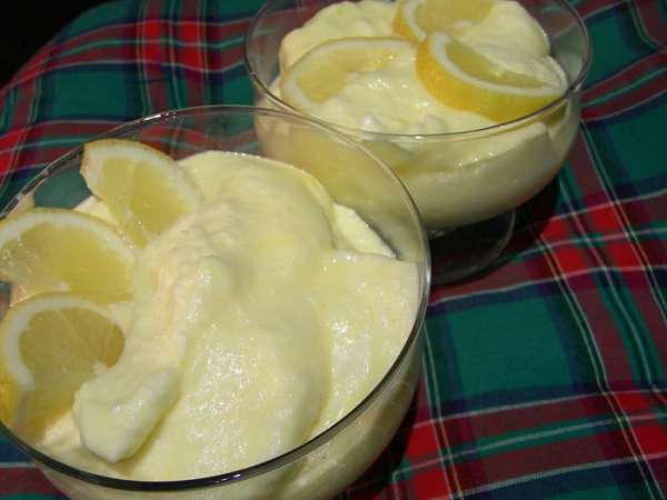 Разливаем ее по бокалам, украшаем по вкусу (у меня дольки лимона) и подаем. Приятного аппетита)) Разливаем ее по бокалам, украшаем по вкусу (у меня дольки лимона) и подаем. Приятного аппетита))