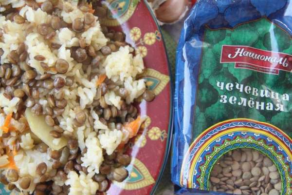 Чечевица и картофель придают плову своеобразие вкуса. Чечевица и картофель придают плову своеобразие вкуса.