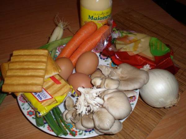 режим морковку(полоской) и лук полукольцами и обжариваем все в месте до золотистого цвета режим морковку(полоской) и лук полукольцами и обжариваем все в месте до золотистого цвета