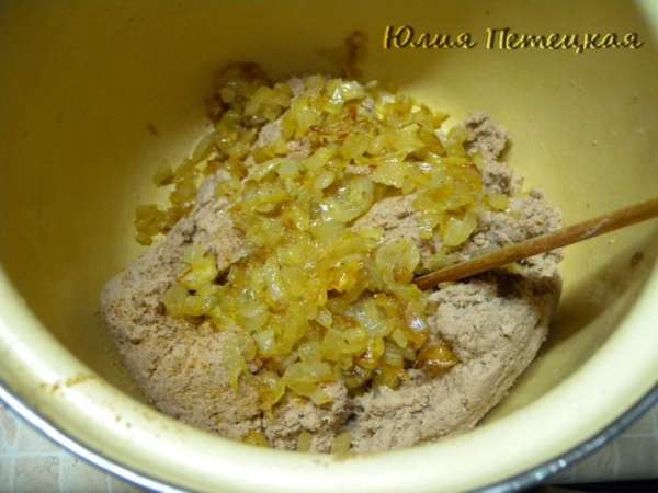 Добавляем к крученому мясу с овощами