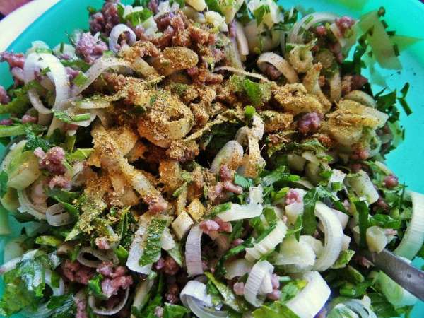 Высыпать в начинку, приправить по вкусу ароматной смесью. Высыпать в начинку, приправить по вкусу ароматной смесью.