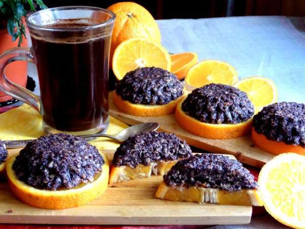 Вот так мы его кушали,закусывая апельсиновой долькой))) Угощайтесь и Вы,друзья!!!!!