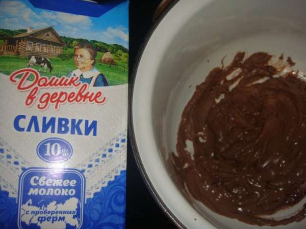 Шоколад растопить на водяной бане.