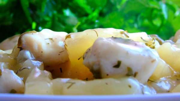 Каждый кусочек курочки в нежном и вкусном соусе, ммм... вкусно!                      Приятного аппетита!!!