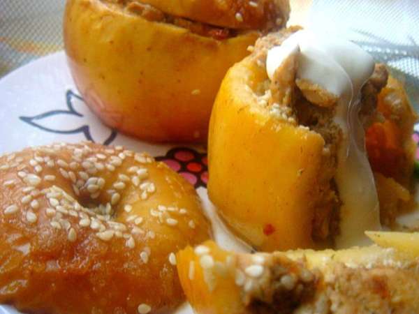 так...не отвлекаемся, а вкушаем!...ммм...со сметанкой). И для деток- отличное блюдо! Вкусное и полезное! (можете исключить перец)