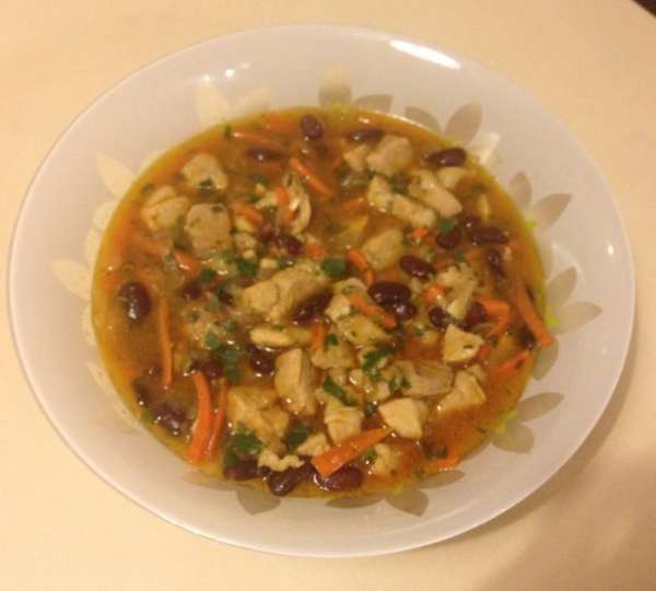 К мясу добавляем аджику, сахар. Соус разбавить с водой, вылить в мясо, дать протушиться. Лавровый лист вынуть, чтоб не горчило.Когда протушится добавить фасоль, подержать на маленьком огне еще минут 5-7, петрушечка. И готово!
Вкусно как теплым так и холодным. Приятного аппетита! К мясу добавляем аджику, сахар. Соус разбавить с водой, вылить в мясо, дать протушиться. Лавровый лист вынуть, чтоб не горчило.Когда протушится добавить фасоль, подержать на маленьком огне еще минут 5-7, петрушечка. И готово!
Вкусно как теплым так и холодным. Приятного аппетита!