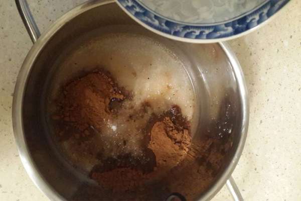 Добавляем горячую воду. 