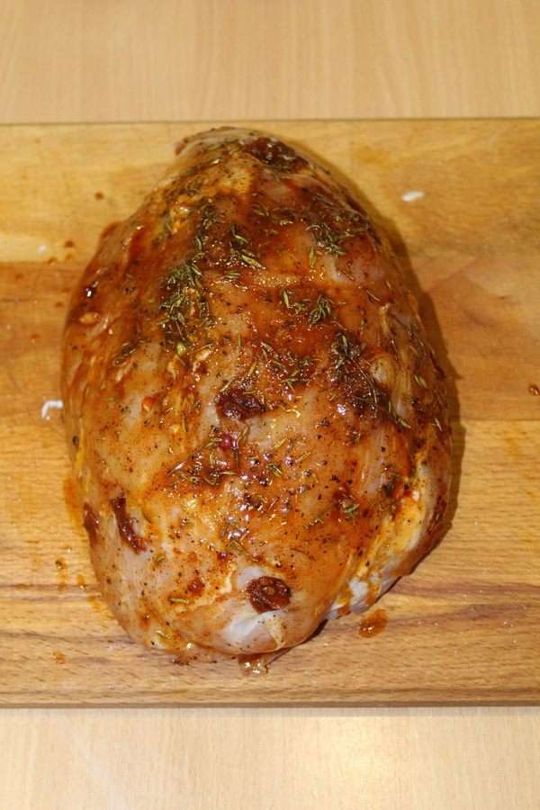 Мясо обмазать полученной смесью.