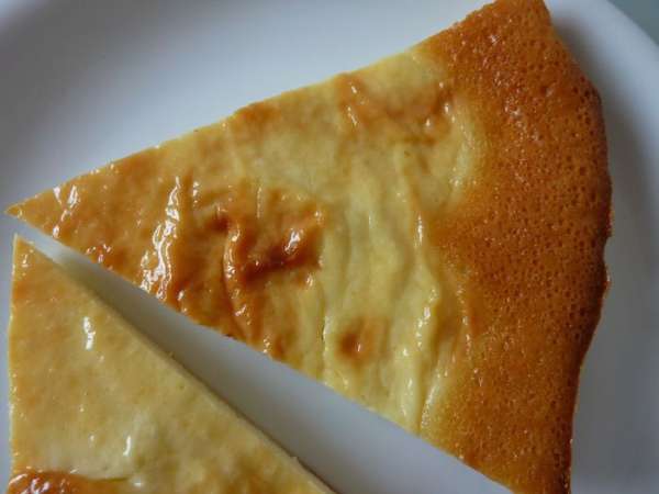 Очень рекомендую попробовать Ватрушку - от Танечки ( Hilda ) 

Так вкусно и просто ! Волшебный рецепт , за последний кусочек чуть не подрались :) 

http://www.edimdoma.ru/retsepty/63288-vatrushka