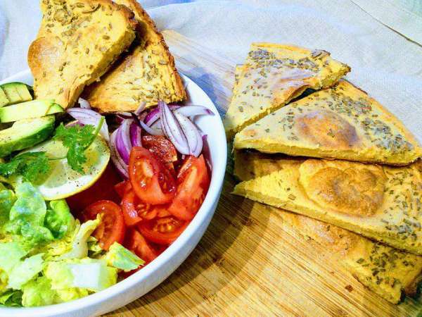 Очень вкусно с салатом. Очень вкусно с салатом.