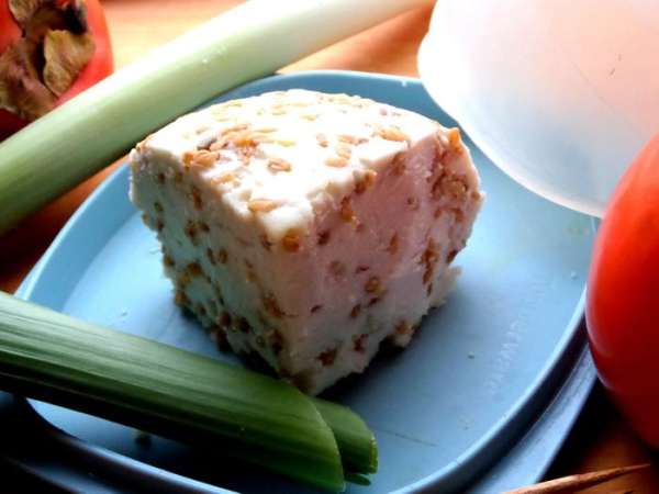 Сыр берём любой,какой нравится...Я люблю с семечками)))