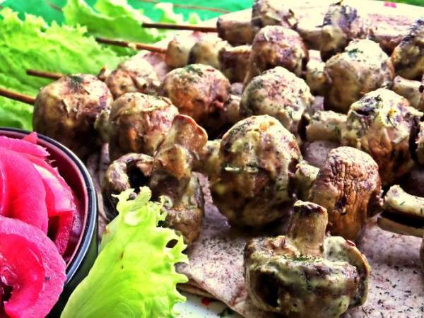 Ну даже без всех этих вкусных дополнений грибочки моментально исчезают во рту :) Ну даже без всех этих вкусных дополнений грибочки моментально исчезают во рту :)