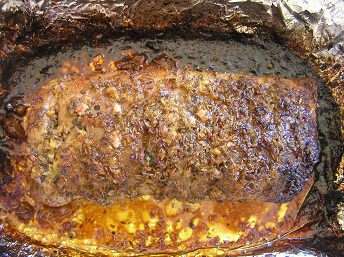 Затем раскрыть фольгу и дать мясу зарумяниться.