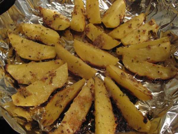 А на гарнир у нас был пряный картофель дольками от Апрель http://www.edimdoma.ru/retsepty/49821-pryanyy-kartofel-dolkami всем рекомендую!!!