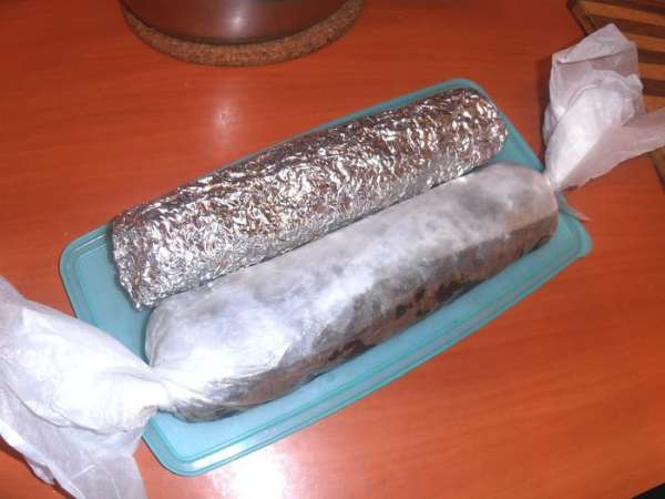 Получаем 1кг домашней сладости(я взвесила с упаковкой-1,060кг).Отправляем на ночь или на несколько часов в холодильник...