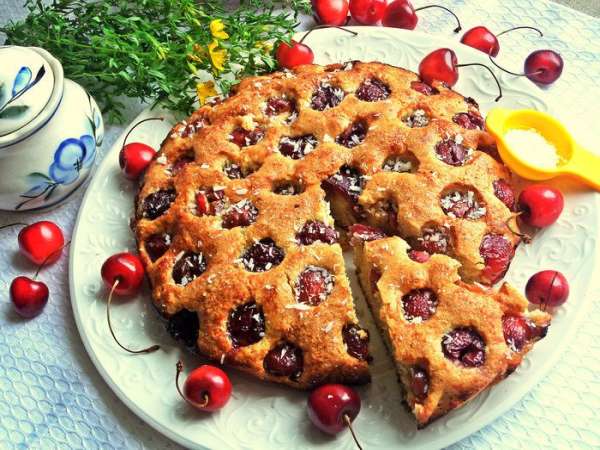 Отрезаем всем по кусочку орехового чуда :)
